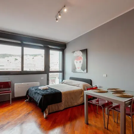 Guesthost - Elegant In The Heart Of *
