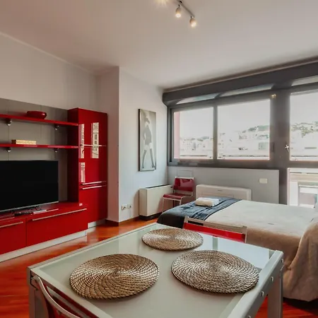 Guesthost - Elegant In The Heart Of * ジェノヴァ