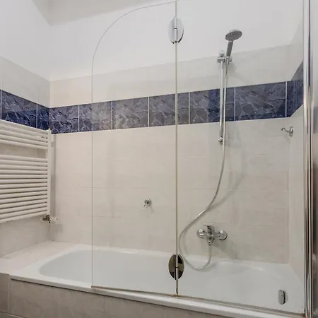 アパート Guesthost - Elegant In The Heart Of