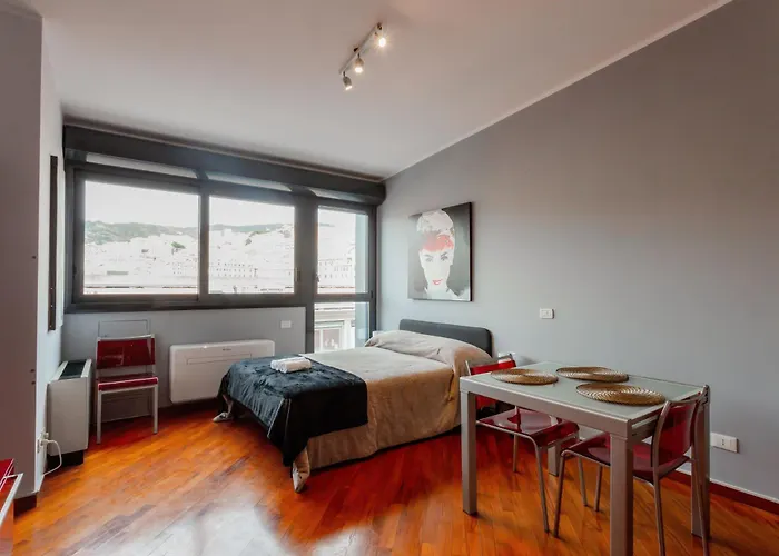 Guesthost - Elegant In The Heart Of *