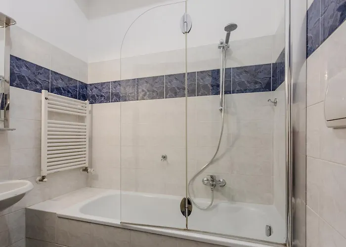 アパート Guesthost - Elegant In The Heart Of