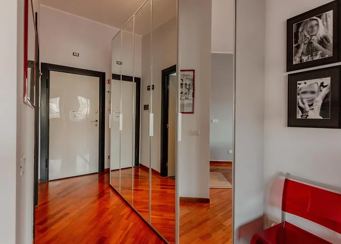 Guesthost - Elegant In The Heart Of Apartament Genua